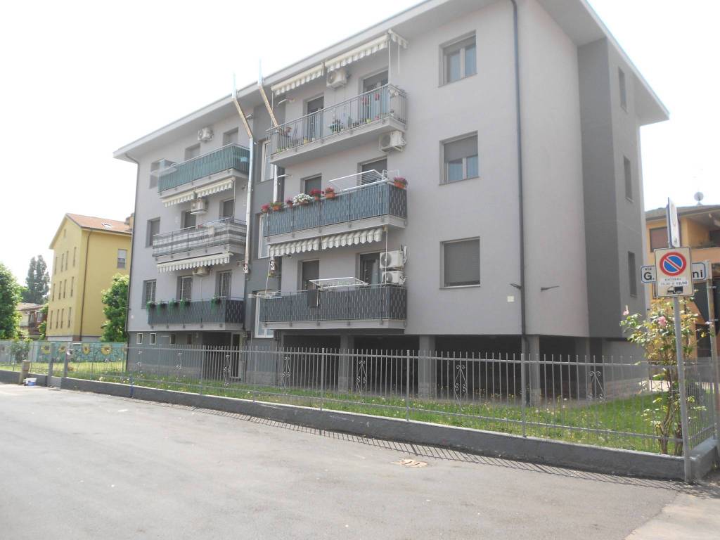 appartamento in vendita a Paullo in zona Paullo Centro