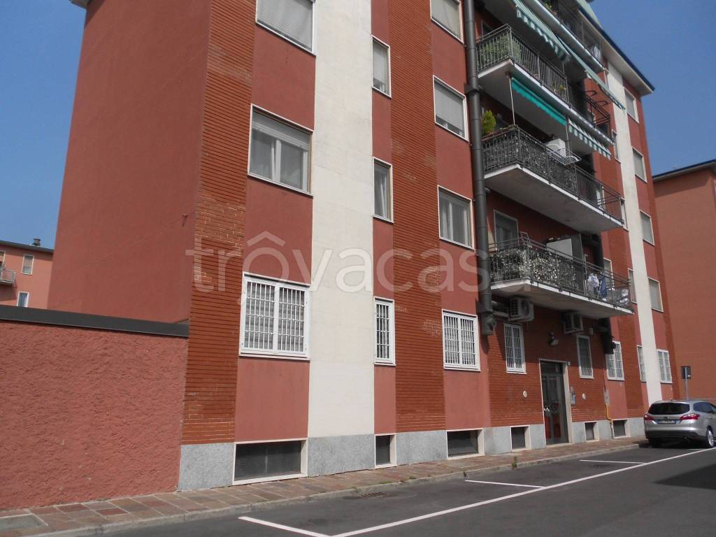 appartamento in vendita a Paullo in zona Paullo Centro