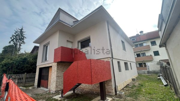 casa indipendente in vendita a Paullo in zona Paullo Centro