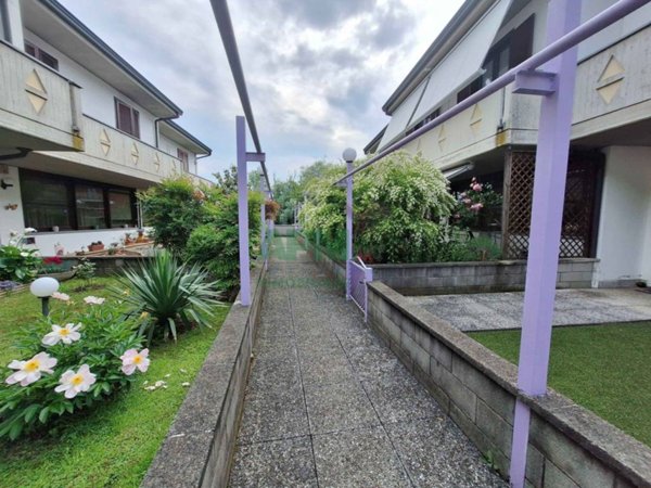 casa indipendente in vendita a Paullo in zona Paullo Centro