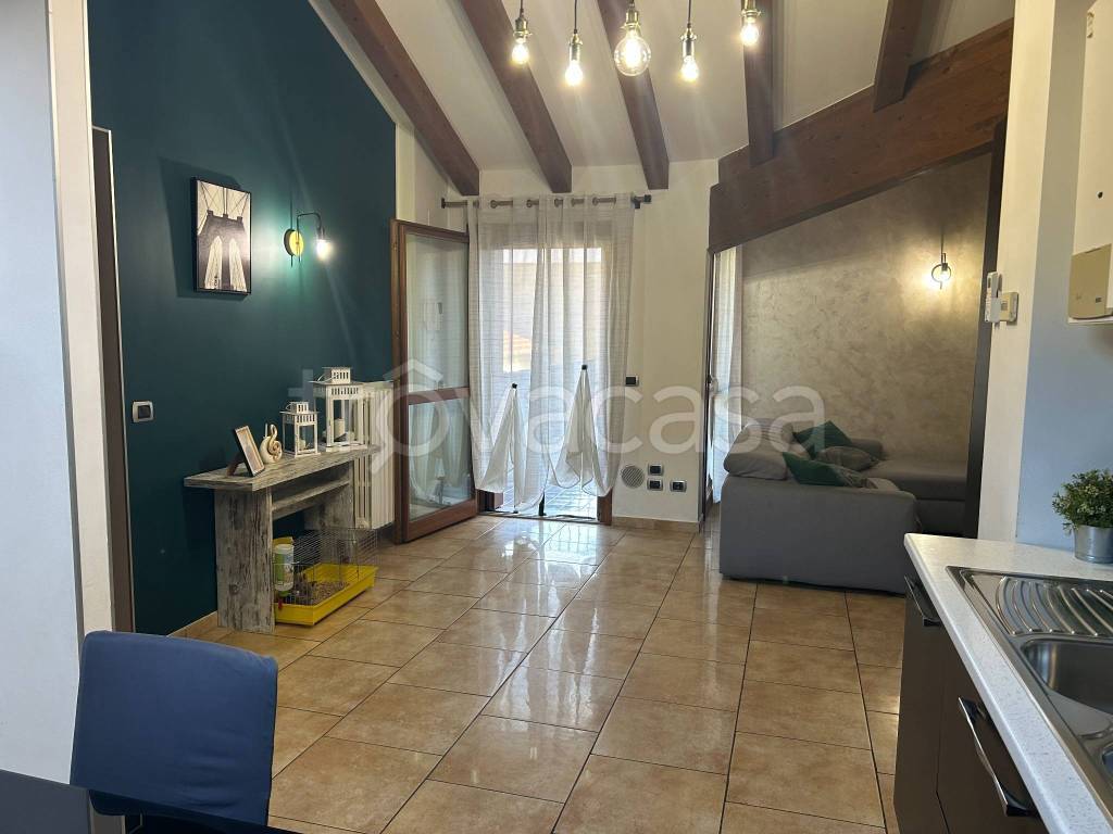 appartamento in vendita a Paullo in zona Paullo Centro