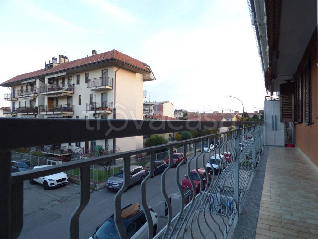 appartamento in vendita a Paullo in zona Paullo Centro