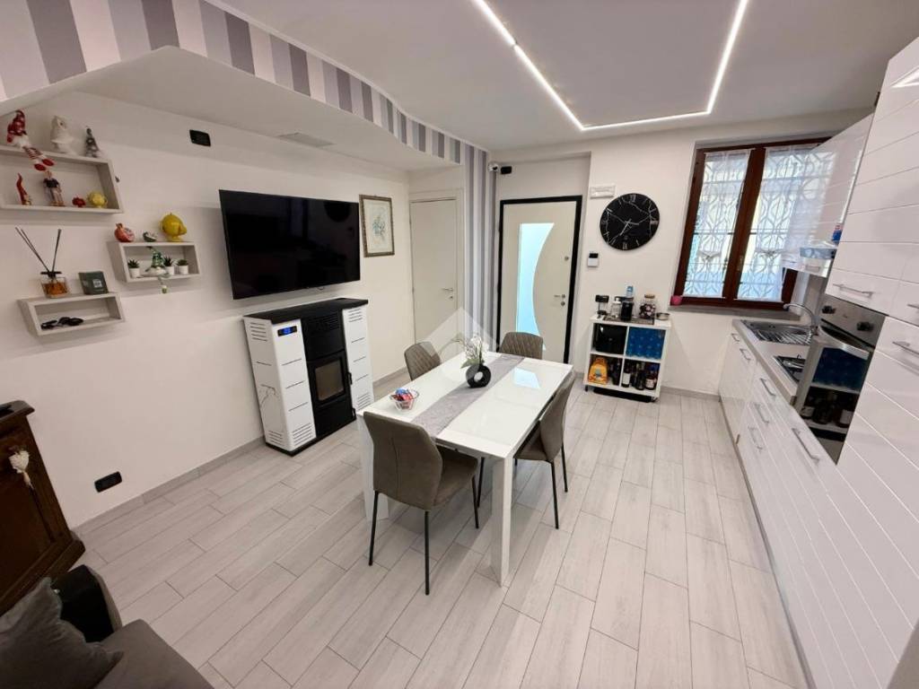 appartamento in vendita a Paullo in zona Paullo Centro