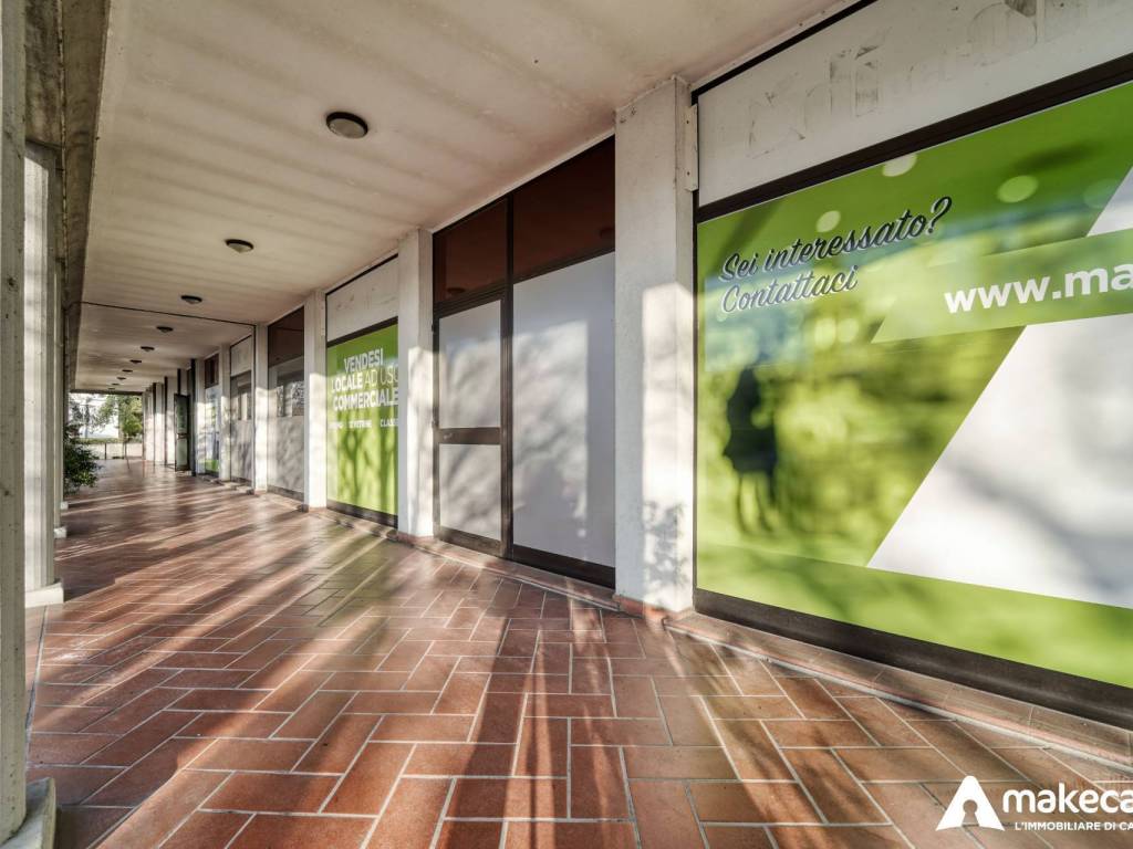 negozio in vendita a Paullo