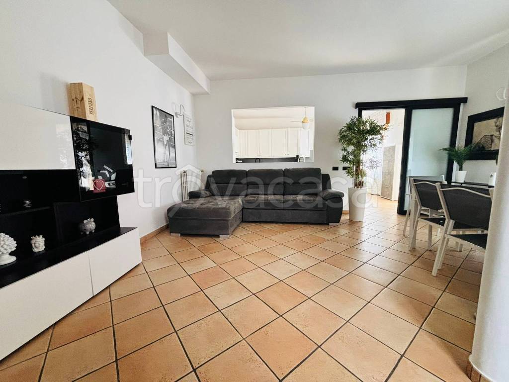 casa indipendente in vendita a Paullo in zona Paullo Centro