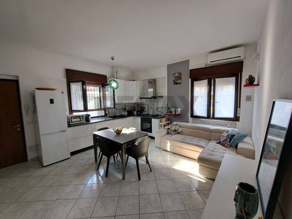 appartamento in vendita a Paullo in zona Paullo Centro