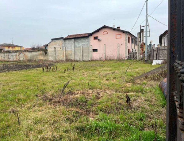 terreno edificabile in vendita a Paullo