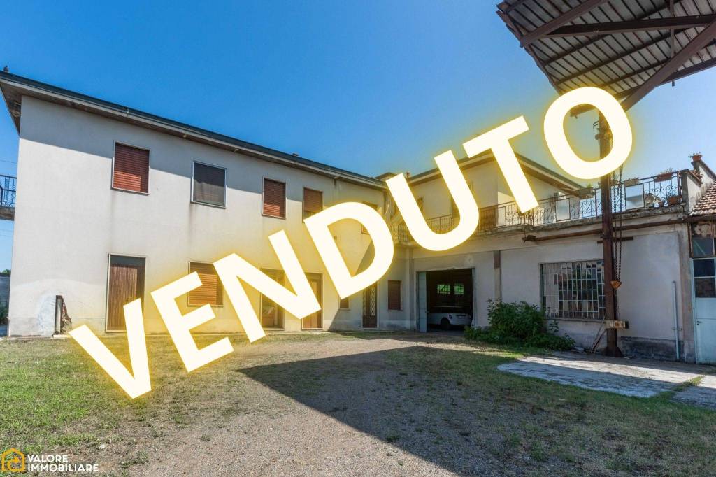 casa indipendente in vendita a Paullo in zona Paullo Centro