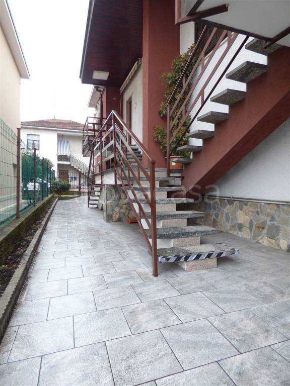 casa indipendente in vendita a Paullo in zona Paullo Centro