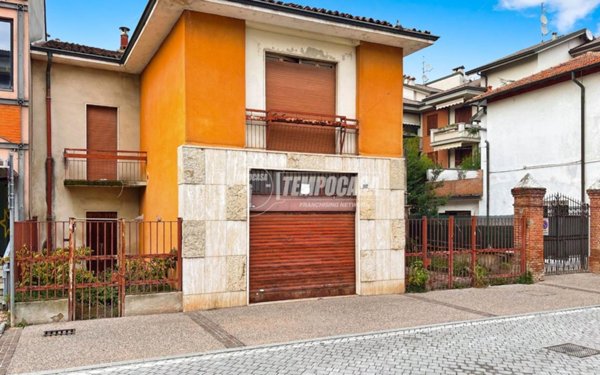 casa indipendente in vendita a Paullo in zona Paullo Centro