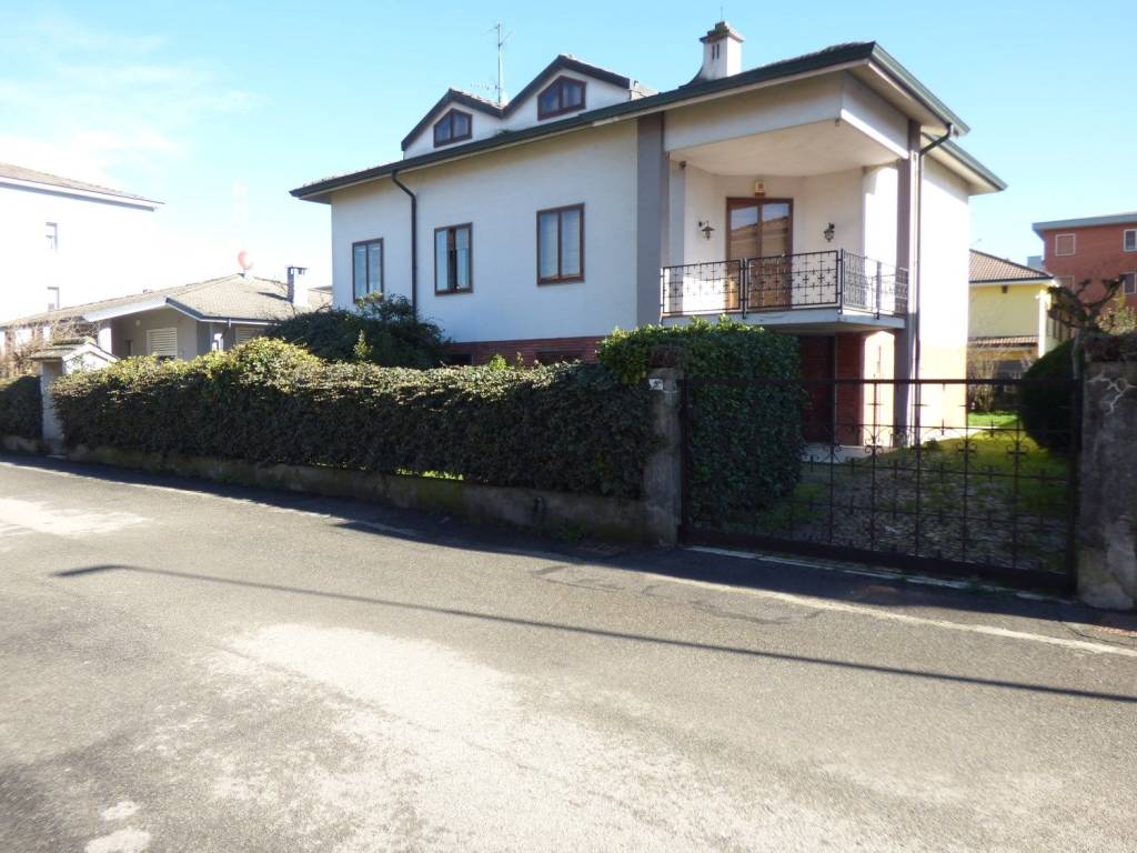 casa indipendente in vendita a Paullo