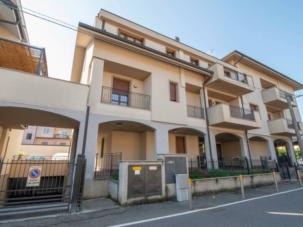 appartamento in vendita a Paullo in zona Paullo Centro