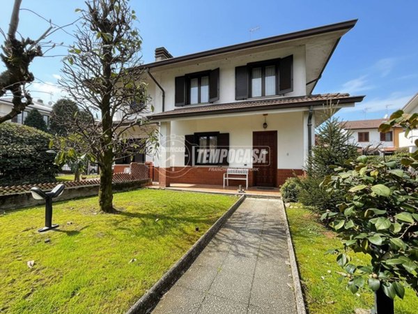 casa indipendente in vendita a Paullo