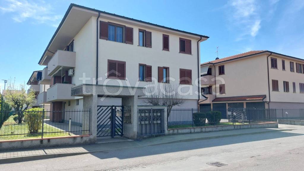 appartamento in vendita a Paullo in zona Paullo Centro