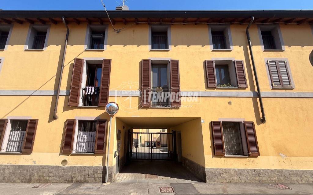 appartamento in vendita a Paullo in zona Paullo Centro