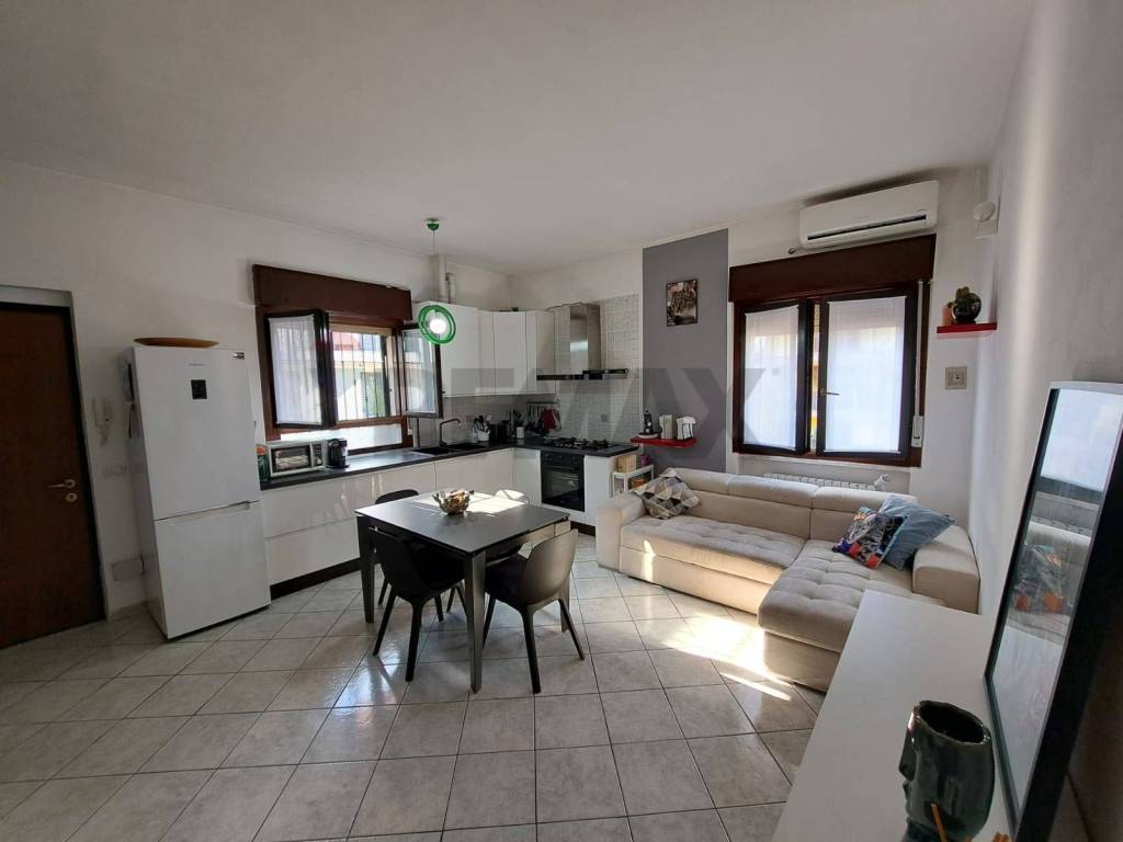 appartamento in vendita a Paullo in zona Paullo Centro