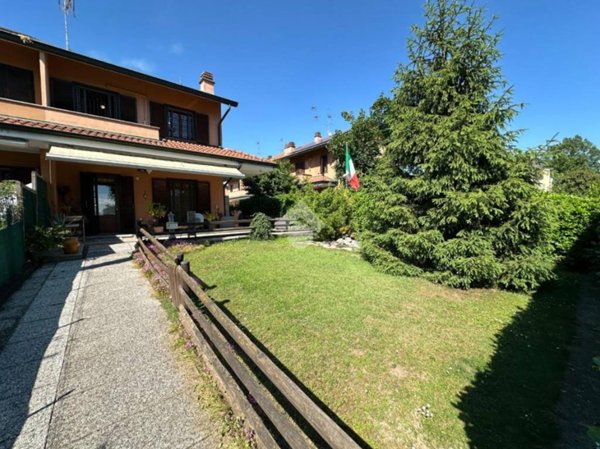casa indipendente in vendita a Paullo in zona Paullo Centro
