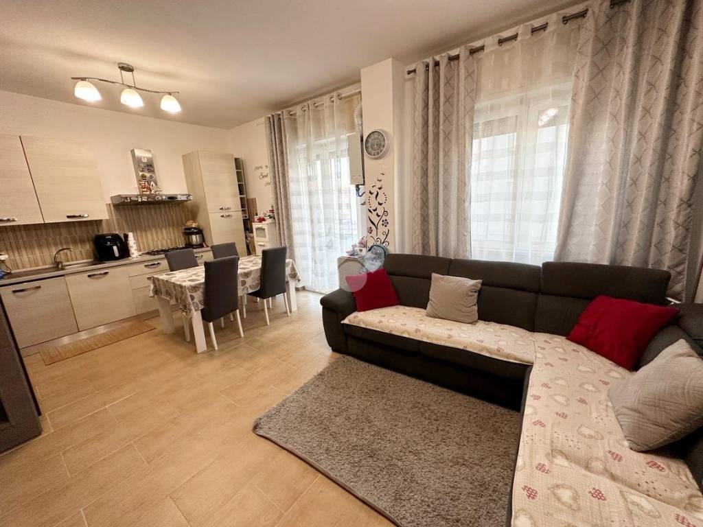 appartamento in vendita a Paullo in zona Paullo Centro