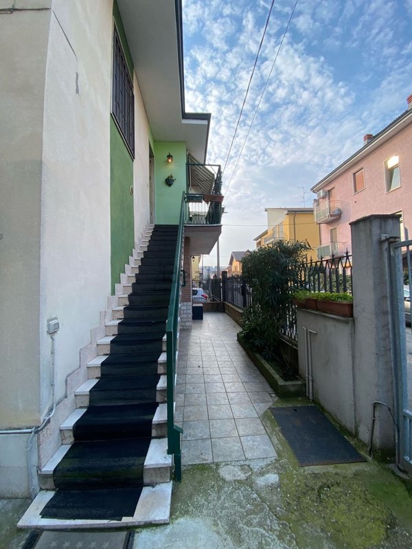 appartamento in vendita a Paullo in zona Paullo Centro