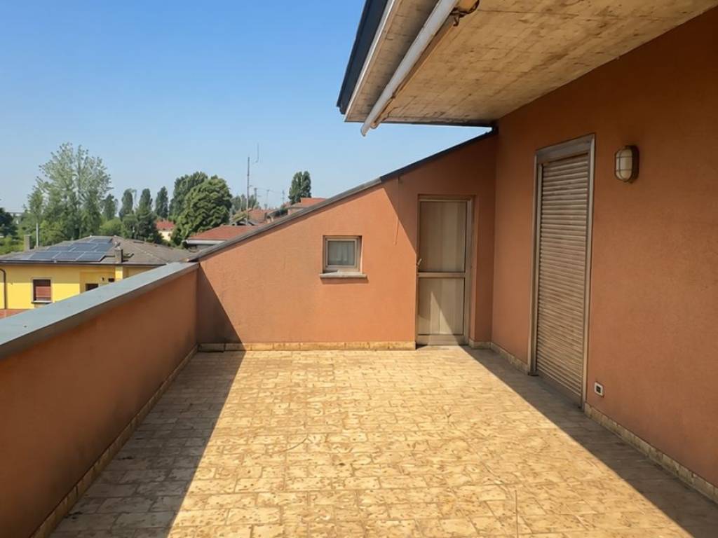 intera palazzina in vendita a Paullo in zona Paullo Centro