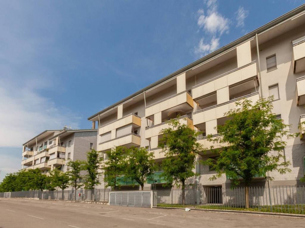 appartamento in vendita a Paullo in zona Paullo Centro
