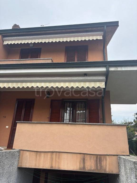 casa indipendente in vendita a Paullo in zona Paullo Centro