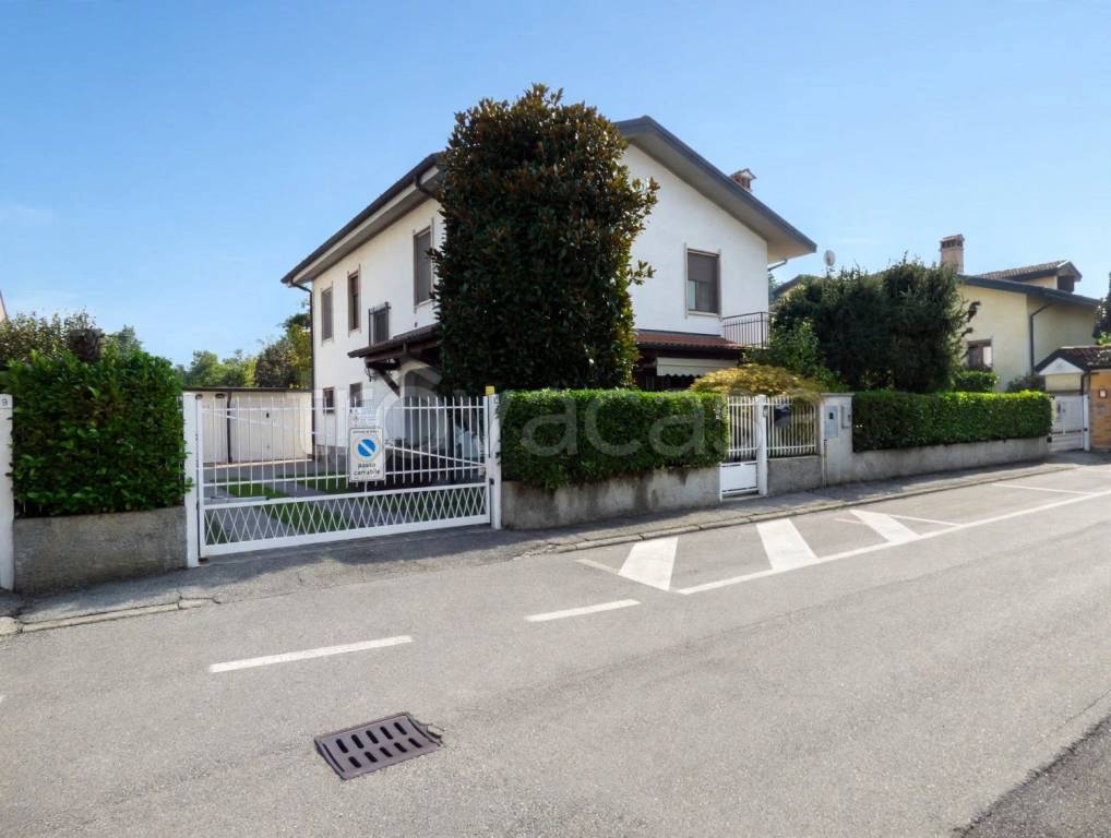casa indipendente in vendita a Paullo in zona Paullo Centro