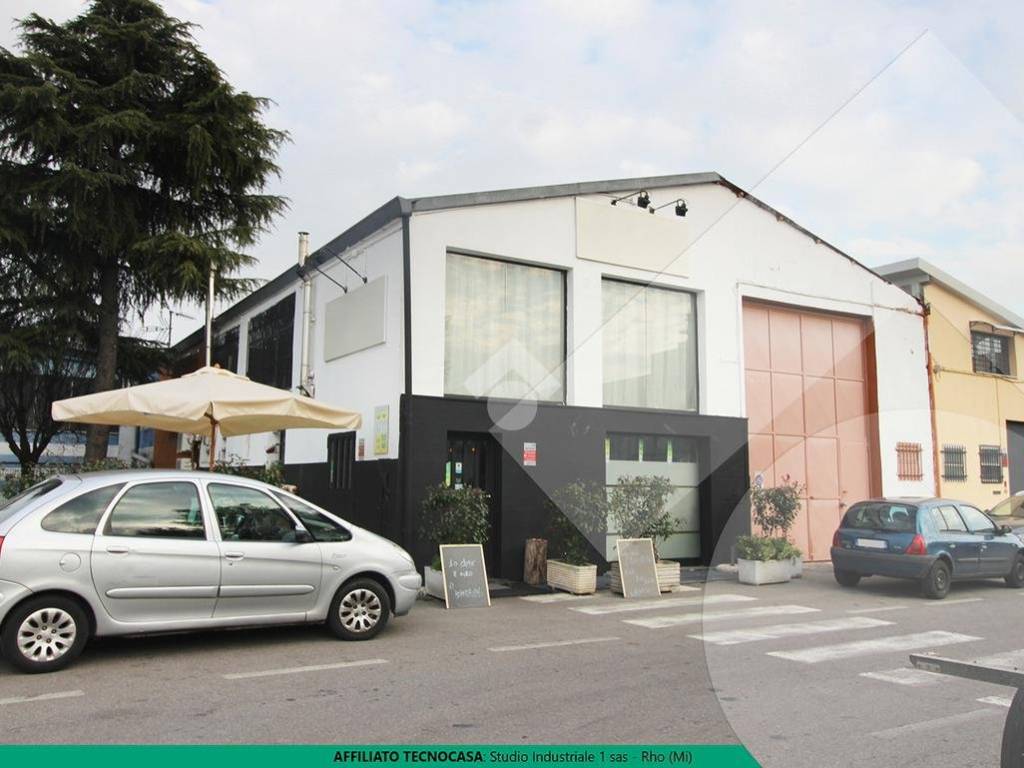 negozio in vendita a Pero