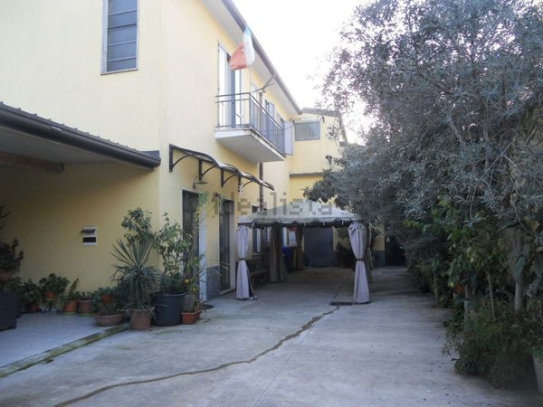 ufficio in vendita a Pero