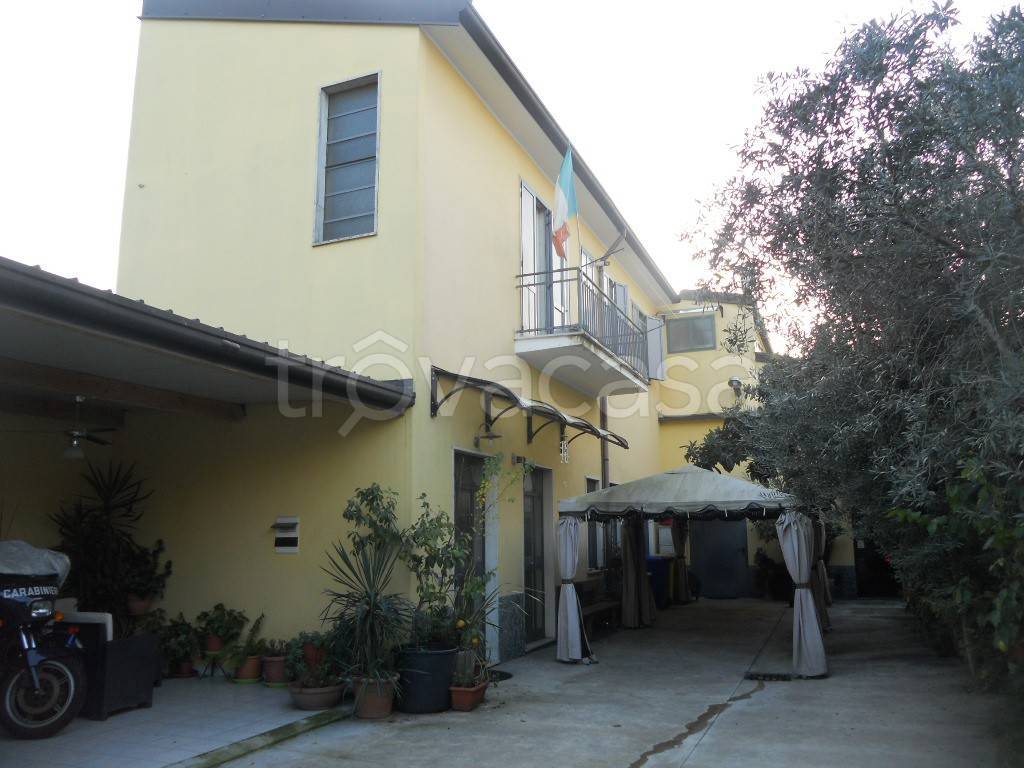 ufficio in vendita a Pero