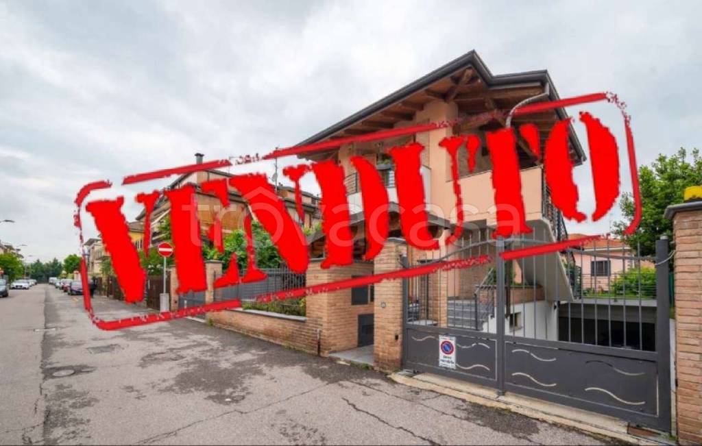 casa indipendente in vendita a Pero