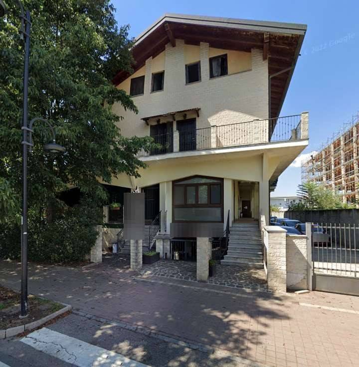 negozio in vendita a Pero