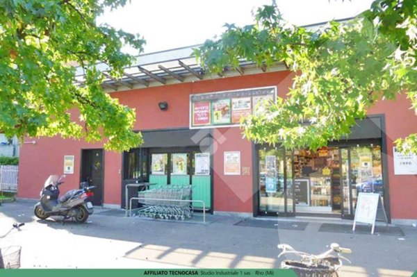 negozio in vendita a Pero