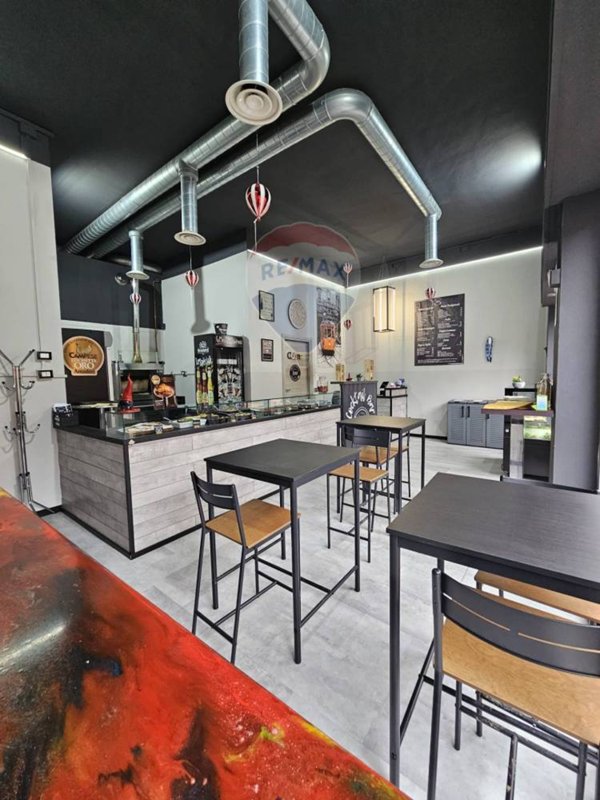 negozio in vendita a Pero