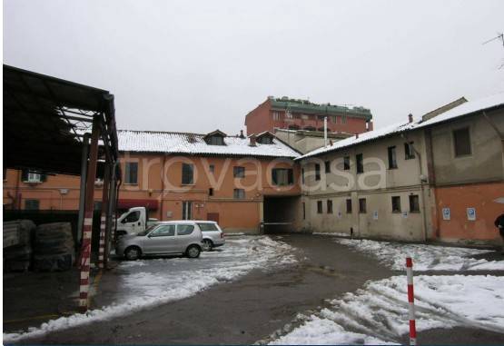 locale commerciale in vendita a Pero