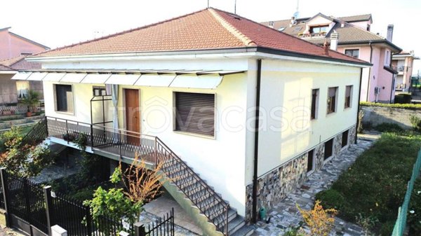 casa indipendente in vendita a Pero