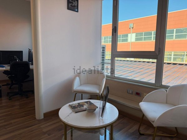 ufficio in vendita a Pero