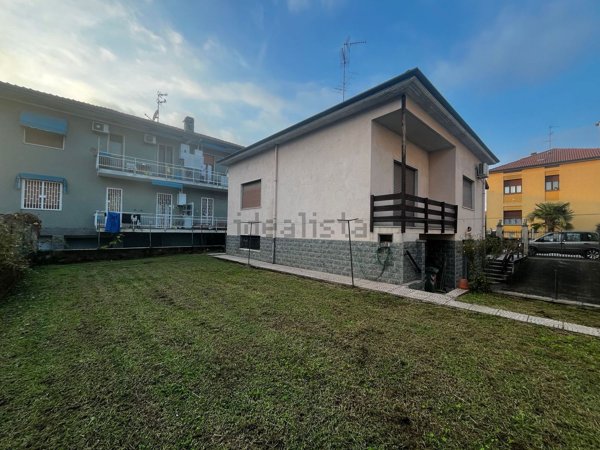 casa indipendente in vendita a Pero