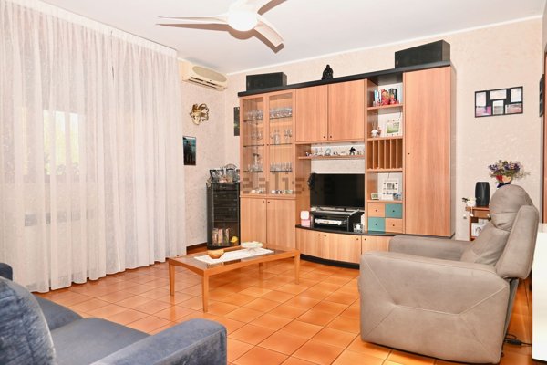 appartamento in vendita a Pero