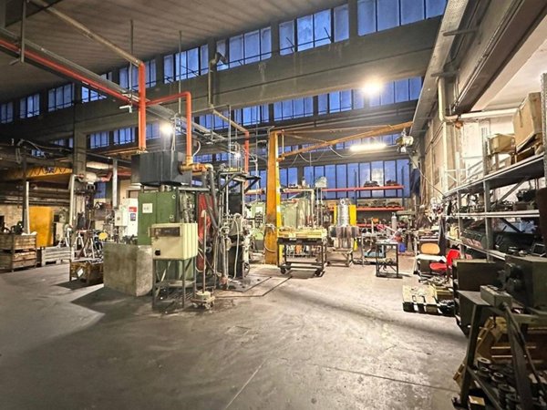 locale commerciale in vendita a Pero