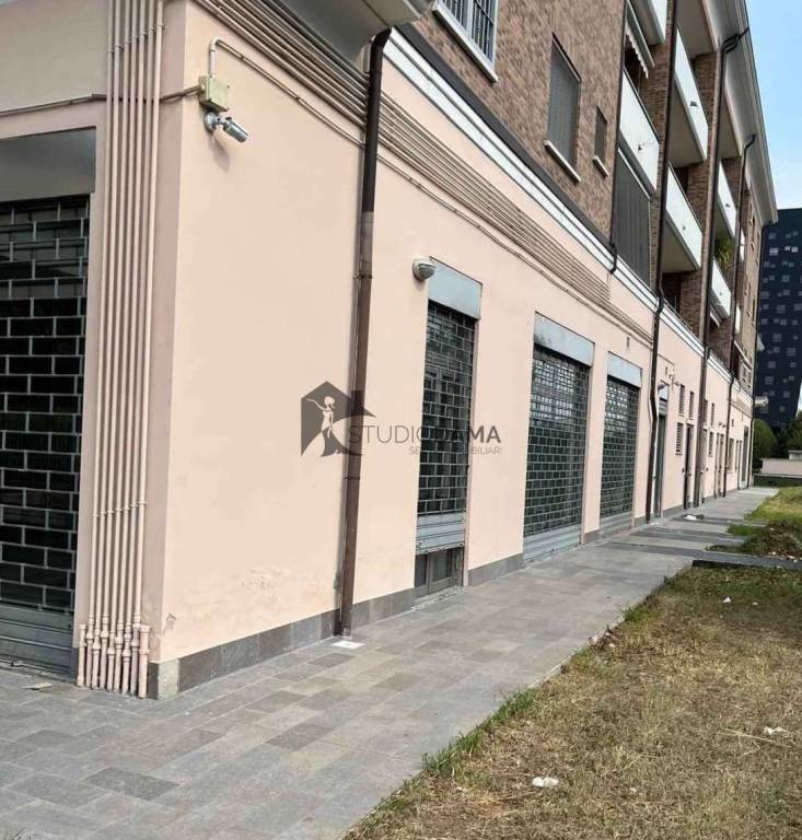 negozio in vendita a Pero