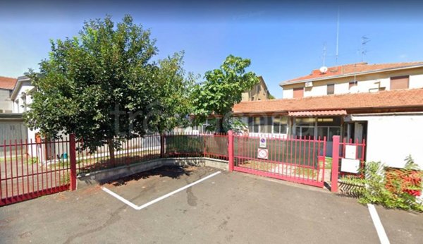 locale commerciale in vendita a Pero