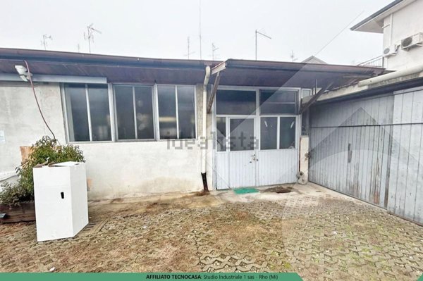 negozio in vendita a Pero