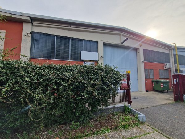 ufficio in vendita a Pero