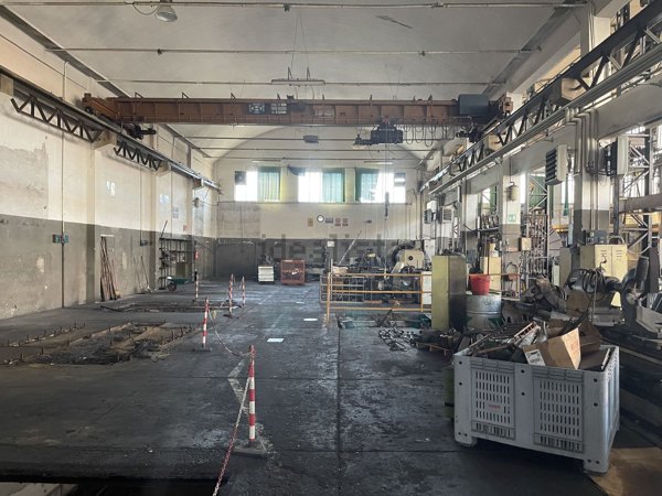 capannone in vendita a Pero