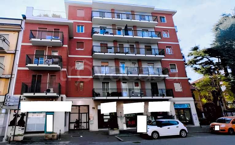 negozio in vendita a Pero