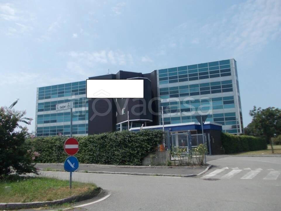 locale commerciale in vendita a Pero