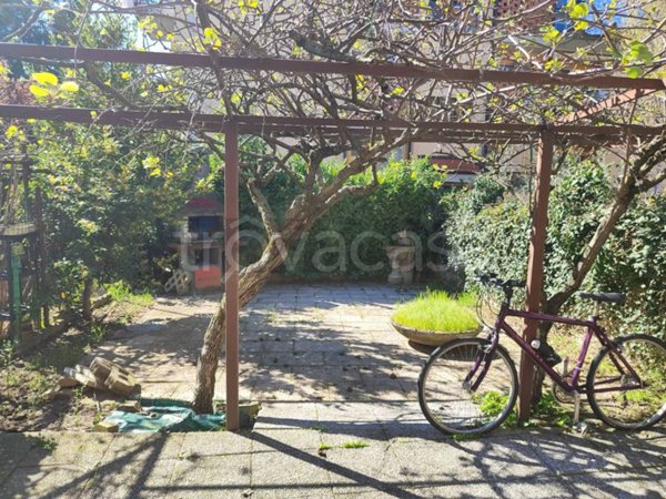 casa indipendente in vendita a Pero