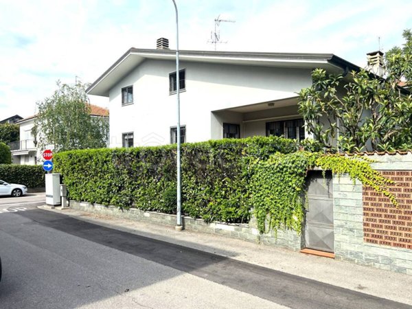 casa indipendente in vendita a Pero