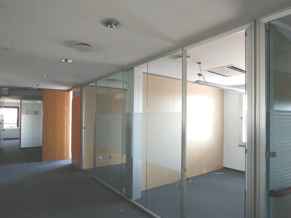 ufficio in vendita a Peschiera Borromeo in zona Bettola